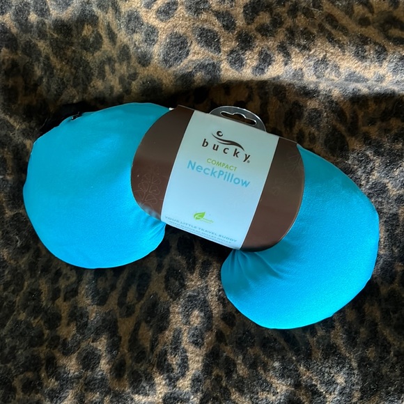 Bucky Other Nwt Bucky Compact Travel Neck Pillow With Millet Hulls Poshmark